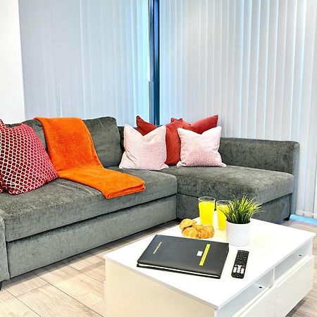 Evergreen Lodge - Two Bed Lux Flat - Parking, Garden, Patio, Wifi, Netflix - Close To Blenheim Palace & Oxford - F3 Kidlington Exteriör bild