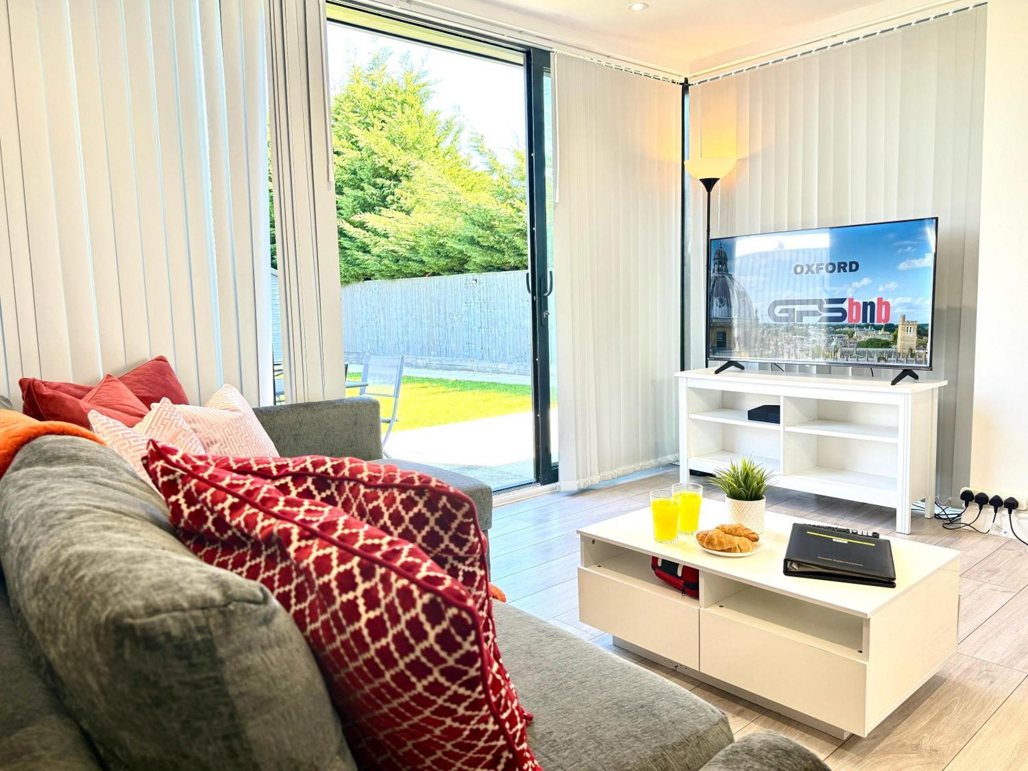Evergreen Lodge - Two Bed Lux Flat - Parking, Garden, Patio, Wifi, Netflix - Close To Blenheim Palace & Oxford - F3 Kidlington Exteriör bild