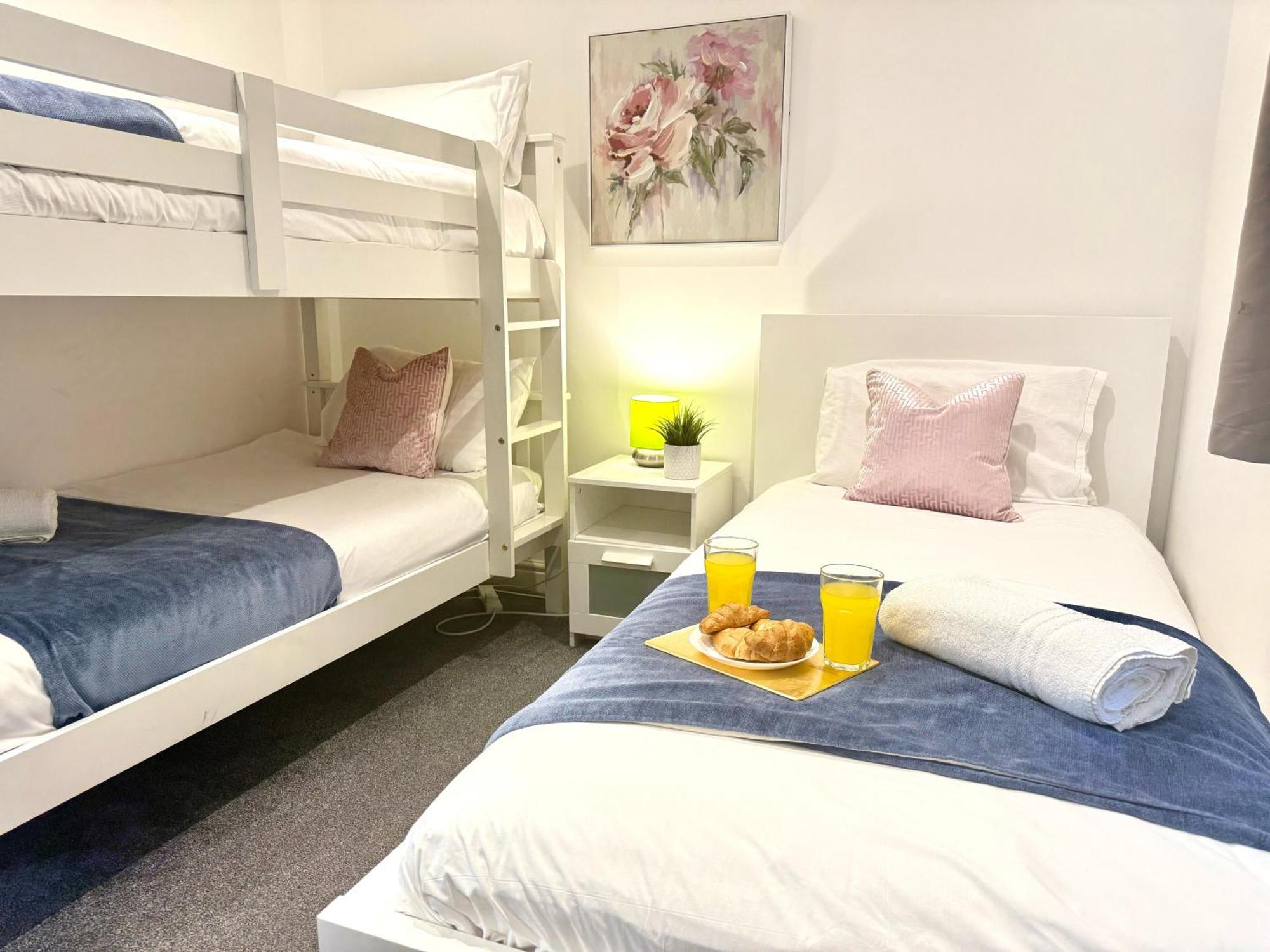Evergreen Lodge - Two Bed Lux Flat - Parking, Garden, Patio, Wifi, Netflix - Close To Blenheim Palace & Oxford - F3 Kidlington Exteriör bild